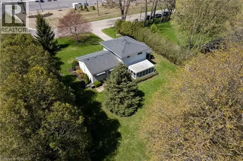 638 Oak Park Road Brantford ON N3T 5L8
