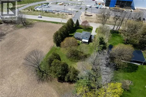 638 Oak Park Road Brantford ON N3T 5L8