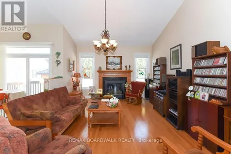1861 Mickelberry Crescent Ottawa ON K4A 0P2