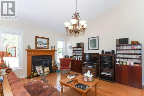 1861 Mickelberry Crescent Ottawa ON K4A 0P2