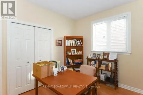 1861 Mickelberry Crescent Ottawa ON K4A 0P2