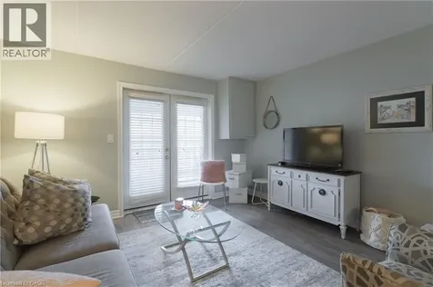 2040 Cleaver Avenue Burlington ON L7M 4C4
