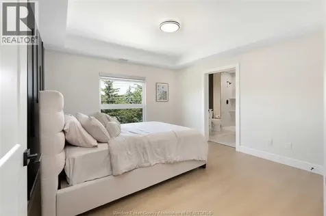 755 Grand Marais Windsor ON N8X 3H8