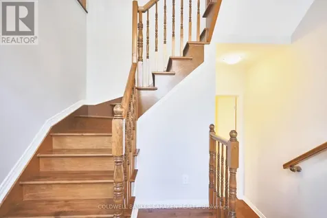 284 Harthill Way Ottawa ON K2J 0P3
