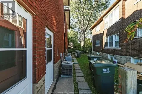 1596 Victoria Windsor ON N8X 1P5