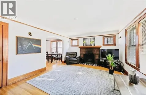 1596 Victoria Windsor ON N8X 1P5