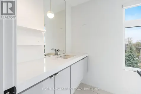2154 Rice Avenue Ottawa ON K2A 0C4