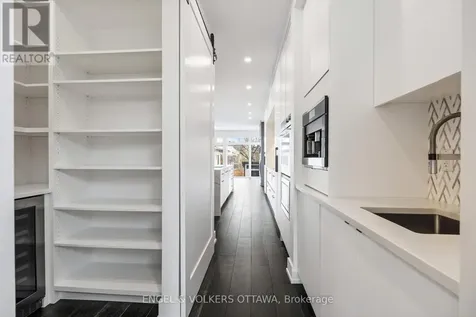 2154 Rice Avenue Ottawa ON K2A 0C4