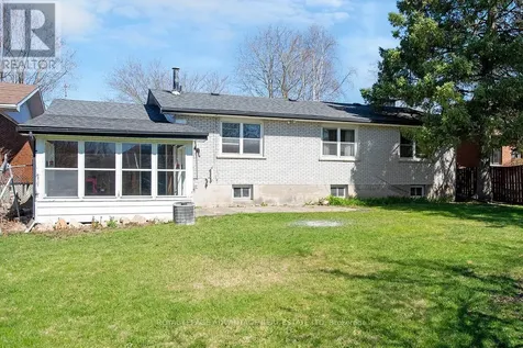 10 Robert Road Perth ON K7H 2Z8