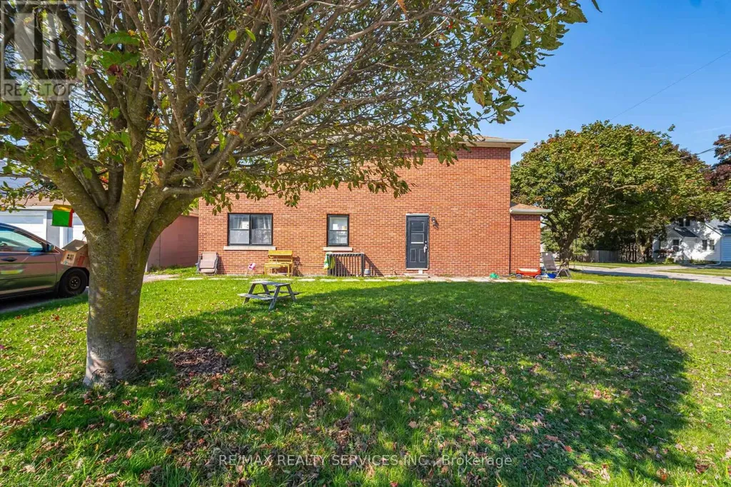 21 Beverley Street Waterloo ON N2L 2H5