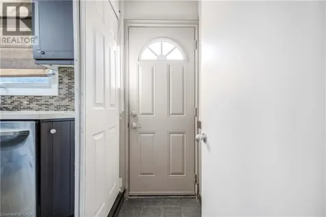 85 Ranchdale Drive Hamilton ON L8V 2L9