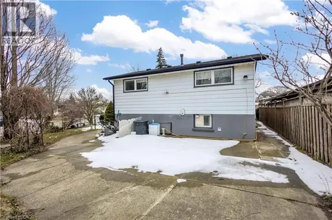 85 Ranchdale Drive Hamilton ON L8V 2L9