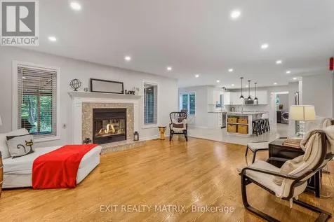6343 Deermeadow Drive Ottawa ON K4P 1M9