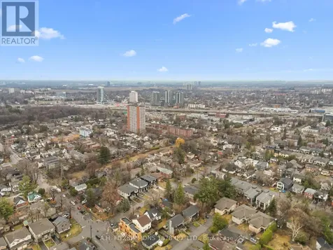 564 Tweedsmuir Avenue Ottawa ON K1Z 5P2