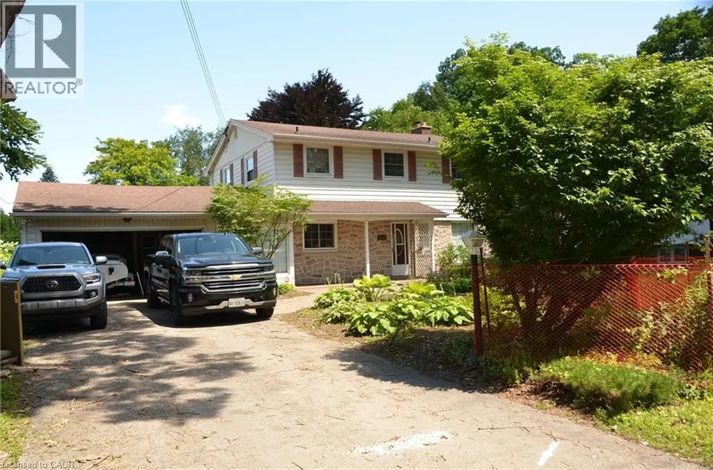 15 St. Anns Court Ancaster ON L9G 2C9