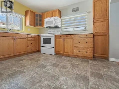 91 Third Avenue Hornepayne ON P0M 1Z0
