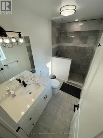 52 Marilyn Avenue South Wasaga Beach ON L9Z 2Y1