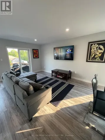 52 Marilyn Avenue South Wasaga Beach ON L9Z 2Y1