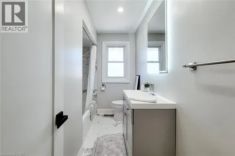 103 East 45th Street Hamilton ON L8T 3J9