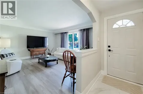 103 East 45th Street Hamilton ON L8T 3J9