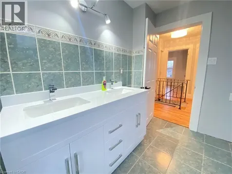 168 Garside Avenue North Hamilton ON L8H 4W6
