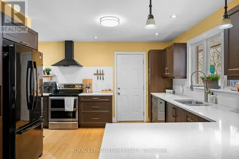 1986 Fairbanks Avenue Ottawa ON K1H 5Y6