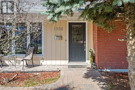 1986 Fairbanks Avenue Ottawa ON K1H 5Y6