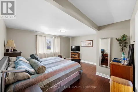 1986 Fairbanks Avenue Ottawa ON K1H 5Y6