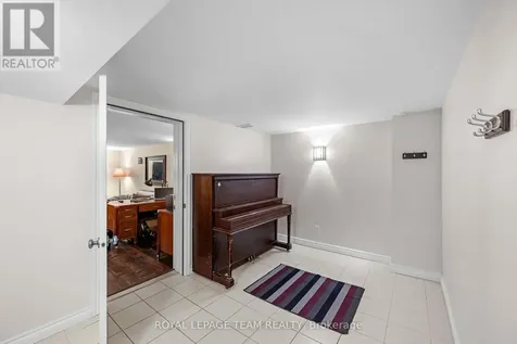 1986 Fairbanks Avenue Ottawa ON K1H 5Y6