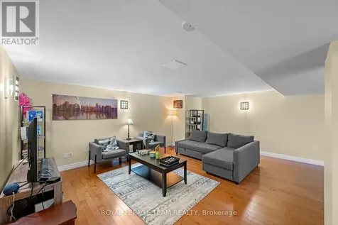 1986 Fairbanks Avenue Ottawa ON K1H 5Y6