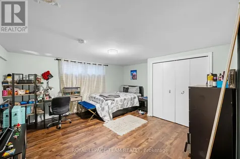 1986 Fairbanks Avenue Ottawa ON K1H 5Y6