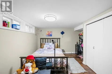 1986 Fairbanks Avenue Ottawa ON K1H 5Y6