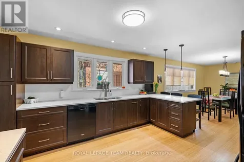 1986 Fairbanks Avenue Ottawa ON K1H 5Y6