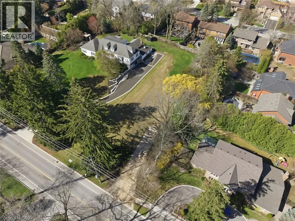 206 Lovers Lane Ancaster ON L9G 1G9
