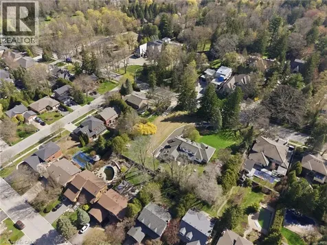 206 Lovers Lane Ancaster ON L9G 1G9