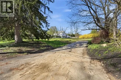 206 Lovers Lane Ancaster ON L9G 1G9