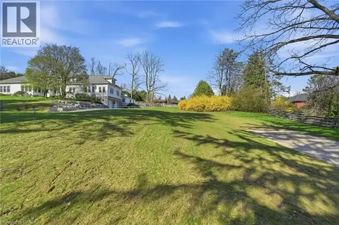 206 Lovers Lane Ancaster ON L9G 1G9