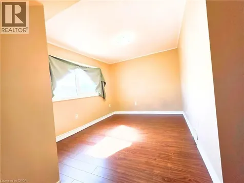 214 Fairfield Avenue Hamilton ON L8H 5H6