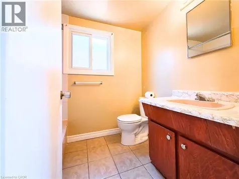 214 Fairfield Avenue Hamilton ON L8H 5H6