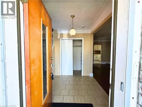 214 Fairfield Avenue Hamilton ON L8H 5H6