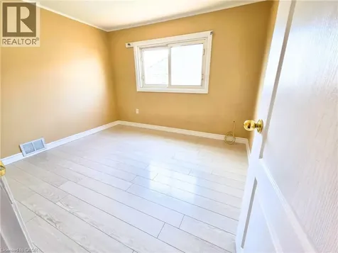 214 Fairfield Avenue Hamilton ON L8H 5H6