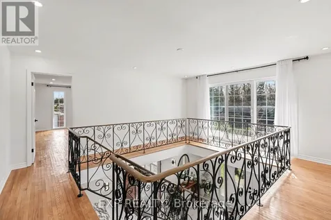 11 Lennon Drive Ottawa ON K1V 1G9
