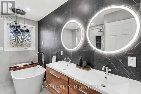 11 Lennon Drive Ottawa ON K1V 1G9