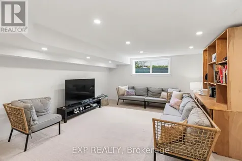 11 Lennon Drive Ottawa ON K1V 1G9