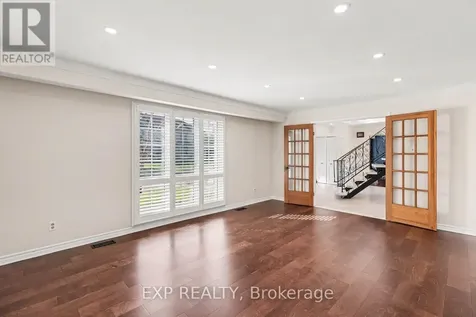 11 Lennon Drive Ottawa ON K1V 1G9