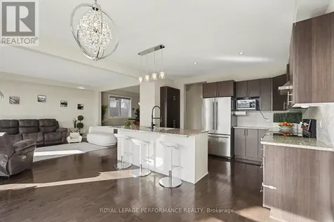 504 Yellow Birch Street Ottawa ON K1W 0J3