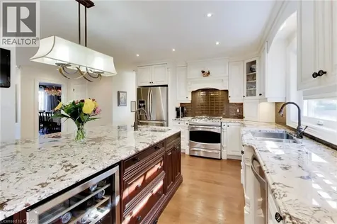 73 Lake Avenue Drive Stoney Creek ON L8G 1X7