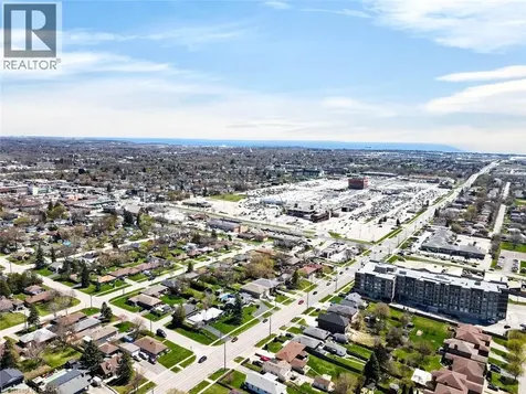 340 Fairlawn Street Oshawa ON L1J 4R3