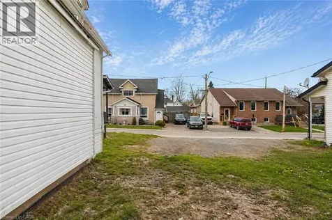 30 Albina Street Welland ON L3C 1P3