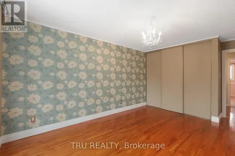 1078 St Emmanuel Terrace Ottawa ON K1C 2J7